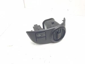 HOLDEN RODEO RA RIGHT OUTER DASH VENT *BROKEN CLIP AT BACK 03/03-07/08 *121056* - Picture 1 of 3
