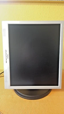 BELINEA 19" TFT Dokumenten-Monitor  90° drehbar (PIVOT)  auf DIN A4 Hochformat - Bild 1 von 4