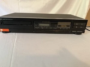 Sharp DX-677 Single Disc 3-beam 20 Track CD Player Vintage 1990; Tested - Picture 1 of 5