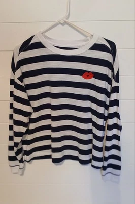 Old Navy Easy Tee Navy Blue Stripe White Longsleeve Red Lip Kiss Size Medium  - Image 1 of 4