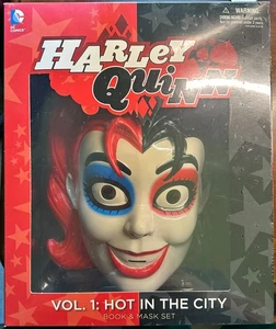 DC Comics - "Harley Quinn" Maske & Buch Set Vol.1 Hot in the City NEU/VERSIEGELT - Bild 1 von 2