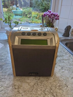 Roberts DAB RD8 Radio. Wood Casing. - Image 1 of 4