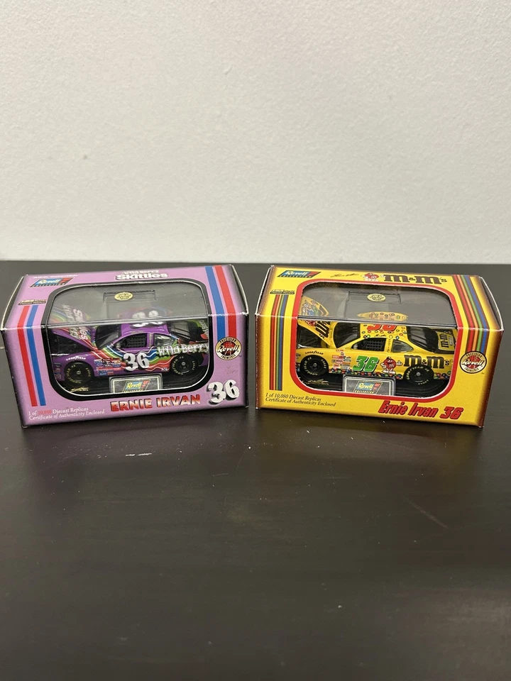 Lote de 2 autos diecast 1998 Revell 1:64 NASCAR Ernie Irvan #36 Skittles & M&Ms  Foto 1 de 4
