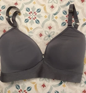 Lively Gray Adjustable Back Hook Closure Wireless Bra 34 DD - Picture 1 of 4