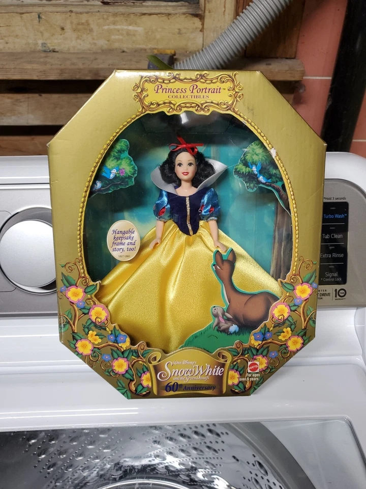 Snow White Princess Portrait Doll Vintage 1997 Walt Disney Toy 60th Anniversary