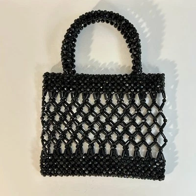 "Bolso de mano con cuentas negro diseño ASOS, 9,5"" X 12""" Foto 1 de 4