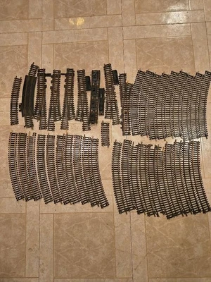 Lot 1 of 3: 40 Pieces HO Brass Curved Track & Switches, mostly Atlas FREE SHIP - Image 1 of 4