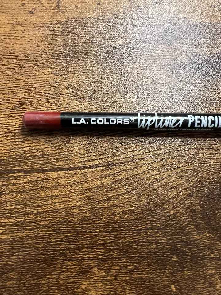 Luxury Forever Red Lipliner - Smooth & Long-Lasting Color for All Lip Types - Image 1 of 4