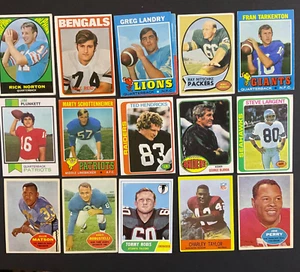 1960's & 70's Lot Of 15 Football Cards Many Superstars and HOF . - Picture 1 of 2