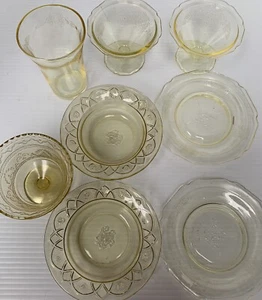 Antique Set Of Depression Glass7 Items 2 Dessert Plates 2 Soup Bowls 3 BerryCups - Picture 1 of 5