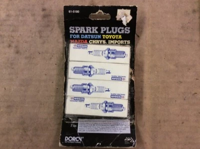 Nuevas bujías OEM Nissian B2401-W8915 - Paquete de 4 Foto 1 de 4