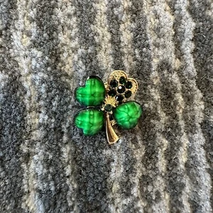 Shamrock Enamel Brooch Pin Green Rhinestone Crystals 4 Leaf Clover Charm Cute - Picture 1 of 4