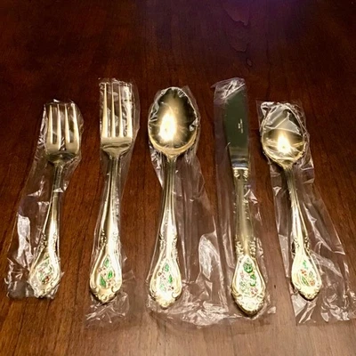 Holly Berry Flatware Gold Tone Spoons Forks Knives 5pc Japan Christmas - Image 1 of 4