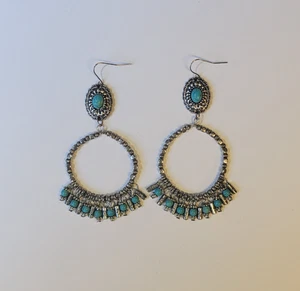 Southwestern Faux Turquoise Silver Tone Concho Vintage Dangle Pierced Earrings - Picture 1 of 6