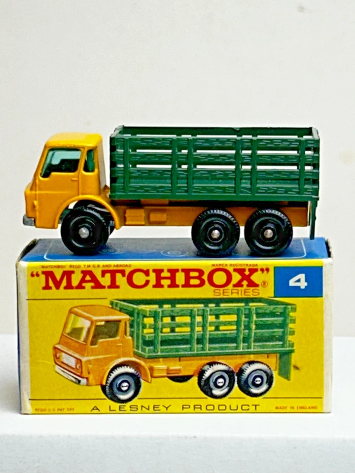 Matchbox No. 4 Dodge Cattle Stake Truck con caja original tipo F Foto 1 de 4
