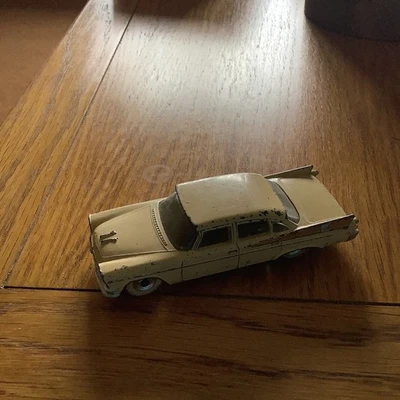 DINKY TOYS (UK) - DODGE ROYAL SEDAN -  CREAM / TAN  #191 — 第 1/4 张图片