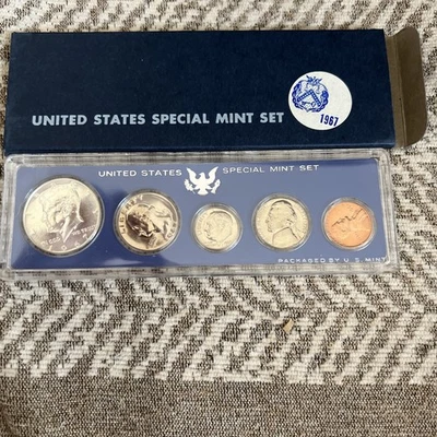 1967 U.S. Special Mint Set -Silver Kennedy Half Dollar - Image 1 of 2
