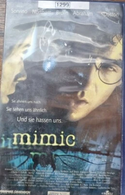 VHS Mimic (1998) FSK 16 Horror-Thriller von Guillermo del Toro mit Mira Sorvino - Bild 1 von 4