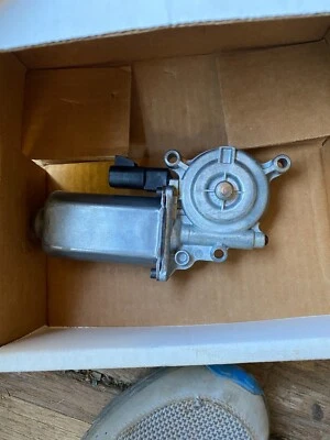 (1) Original GM ACDelco 2000-05 Buick Lesabre Rear Side Door Power Window Motor - Image 1 of 4