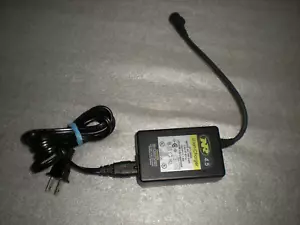 Genuine OEM NiteRider NR Moab HID + LED 4.5 Li-Ion International Adapter Charger - Picture 1 of 6