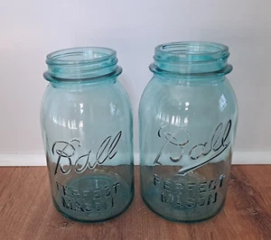 Nachlassfund 2 Vintage Quart blaue Einmachgläser #6 & #7 Perfect Mason - Bild 1 von 4