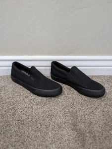 Size 11 Men's Lugz Clipper All Black Slip On Low Top Casual Sneakers Shoes - Picture 1 of 7