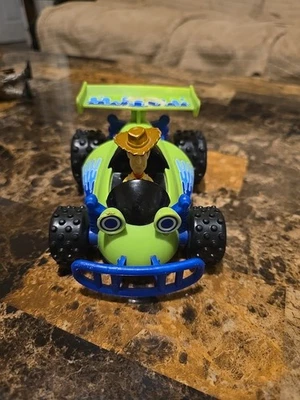 Fisher Price Disney Pixar Toy Story 3 Shake N Go Woody y RC Coche Juguete Probado Funciona Foto 1 de 4