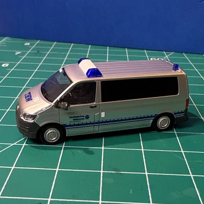 Vehículo de emergencia Volkswagen THW alemán escala 1:87 Rietze HO Foto 1 de 4