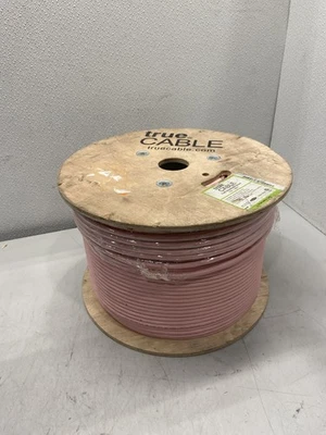 Cable Ethernet vertical True Cable Cat 6 rosa 1000 pies Foto 1 de 4