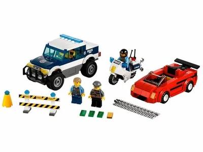 LEGO Police 60007 High Speed Chase with Minifigures 100% Complete NEAR MINT - Image 1 of 4