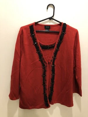 Conjunto Cárdigan R.Q.T Talla XL Rojo Una Pieza Rojo Con Cuentas Negras Lentejuelas Y Cinta Foto 1 de 4