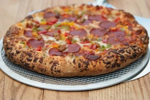 2 Pcs Non Stick Aluminum Pizza Mesh Screen Baking Tray Pan Crisper  12-Inches - Picture 1 of 6