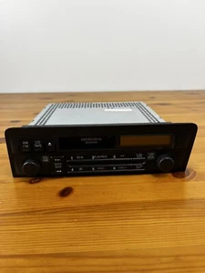 Reproductor de radio casete Honda de fábrica P/N 39100-S5A-A110-M1 - radio de coche negro - Imagen 1 de 10