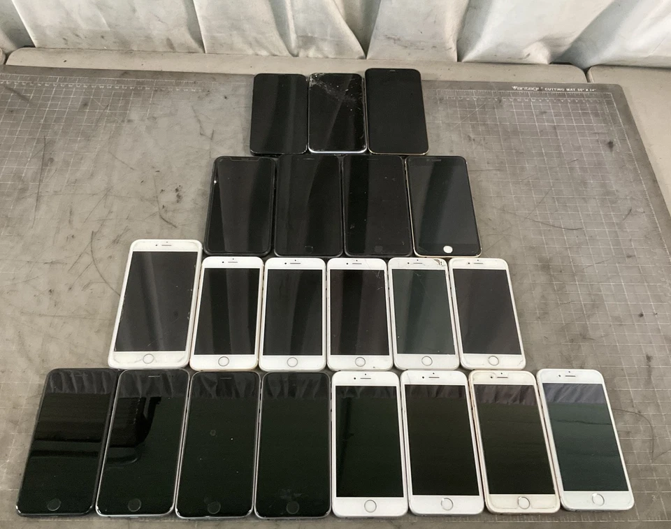 Lot of 21 Assorted Apple iPhones(Parts/Repair) - Image 1 of 4
