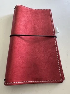 Naked Cow Standard Size Traveler's Notebook, Red With Pen Holder - Bild 1 von 10