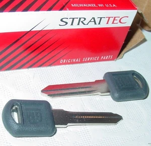 2 Strattec 596222 OE Key Blanks GM Logo Chevy Pickup GMC Van Olds Pontiac USA - Picture 1 of 10