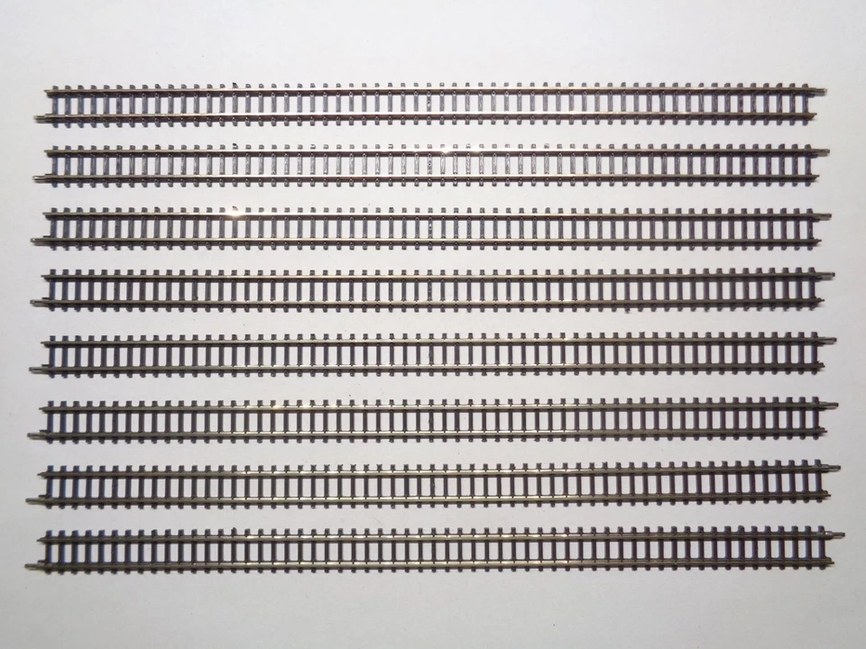 Märklin Mini Club 8505 Straight Track 8 Pieces (14590) - Image 1 of 1