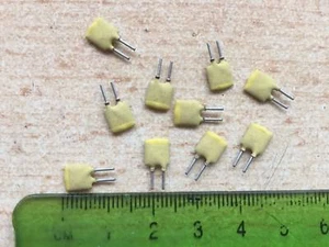 Condensatore ceramico radiale 4700pf 100V passo 2,5mm 10 pezzi per ordine H353 - Foto 1 di 1