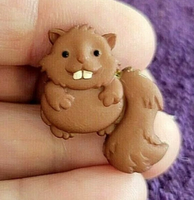 ↑ Заколка на лацкан Forest Squirrel коричневая желтовато-коричневая — идеальный подарок на пляж пустыни уникальная - Изображение 1 из 4