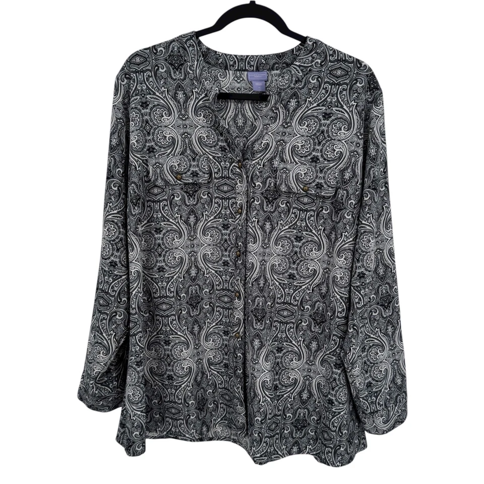 Blusa Laura Scott Mujer 3X Paisley Botón Frontal Negra Blanca Mangas con lengüeta enrollable Foto 1 de 4