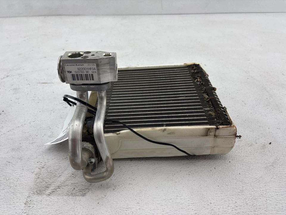 Nissan Versa 2012-2015 hatchback 1,6 L aire acondicionado OEM Foto 1 de 4