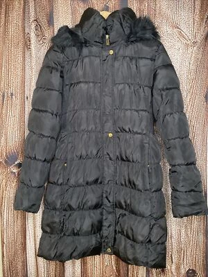 Chaqueta acolchada larga con capucha y ribete de piel sintética cremallera completa negra Via Spiga para mujer pequeña Foto 1 de 4