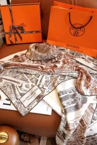 Hermes Scarf LA CITE CAVALIERE HERMES PARIS 140*140 cm women^s slit scarf stylis - Picture 1 of 4