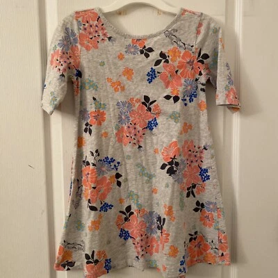 Vestido para niñas Old Navy talla 8 (M) gris floral Foto 1 de 4