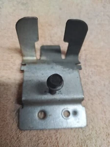 WP694298 Roper Kenmore Whirlpool Igniter Bracket + Screw FREE SHIPPING ๐ฆ - Picture 1 of 3