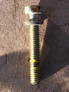 LOT OF 4 BRIGGS & STRATTON USED 694966 CRANKCASE COVER SUMP SCREW V-TWIN OHV - Picture 1 of 1