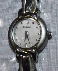 Bulova 96L90 Reloj Damas Perla Esfera Redonda Todo Acero Inoxidable Tejido Pulsera Nuevo Batt - Imagen 1 de 6