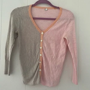 Margaret O'Leary Strickjacke zweifarbig rosa grau Block V-Ausschnitt Knopfleiste Gr. XS - Bild 1 von 6