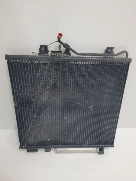 Condensador de aire acondicionado Dodge Nitro 2007-2009  Foto 1 de 4