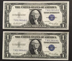 Lot of Two consecutive 1935 E Silver Certificate notes uncirculated $1.00 bill - Picture 1 of 2